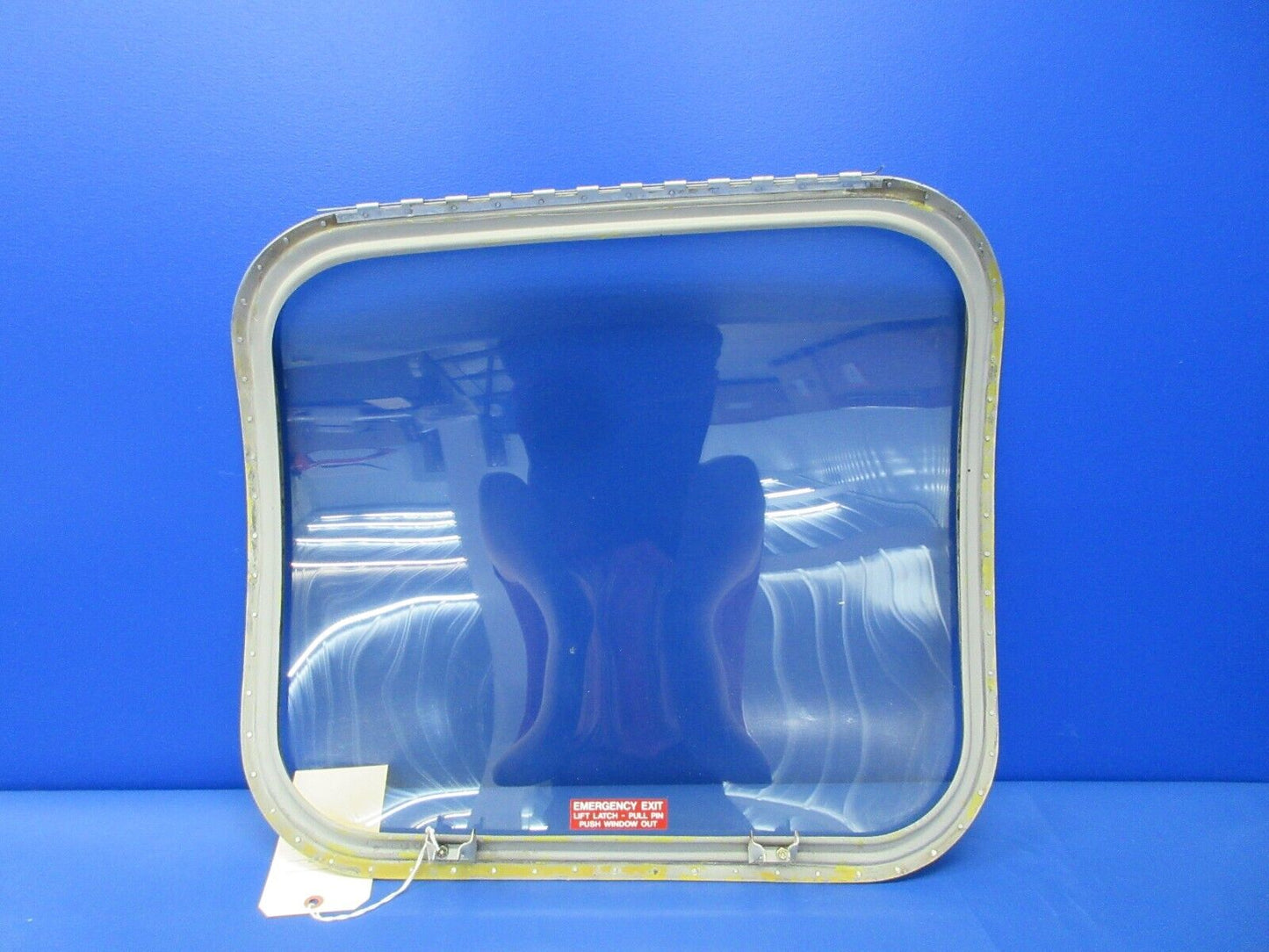 Beech 95 / D95A Travel Air Cabin Center Window Assy LH 35-410291-146 (0424-654)