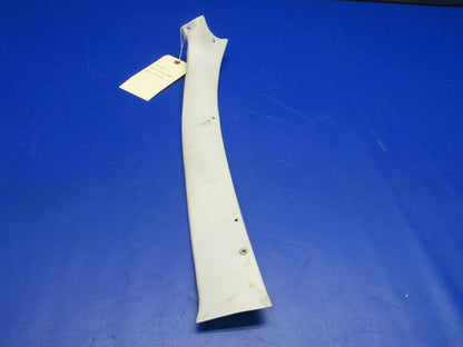 Beech 58 Baron RH FWD Windshield Molding P/N 58-530171-3 (0521-480)2