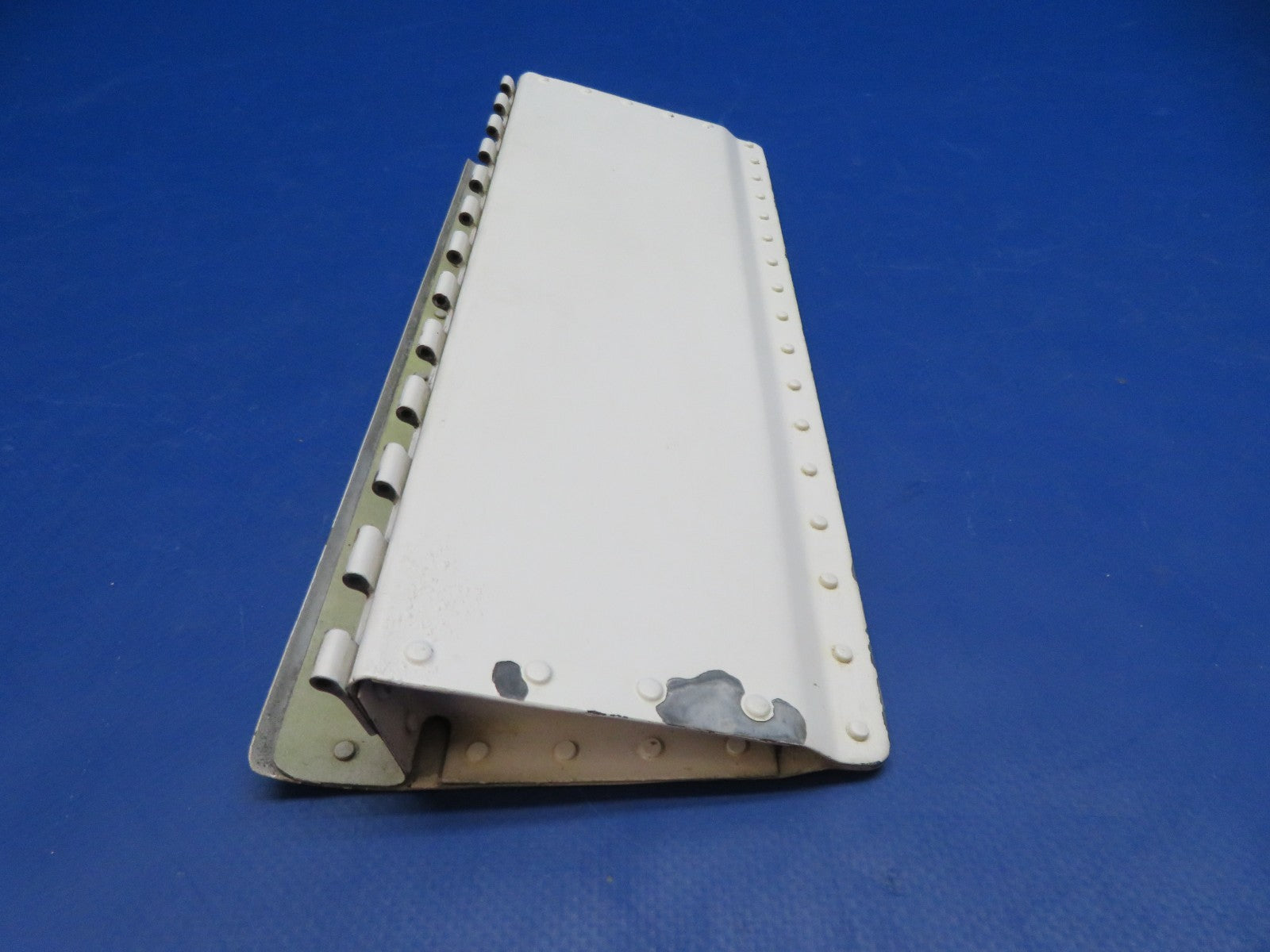 Beech 95-B55 Baron Aileron Trim Tab P/N 45-135032 (0326-199)7
