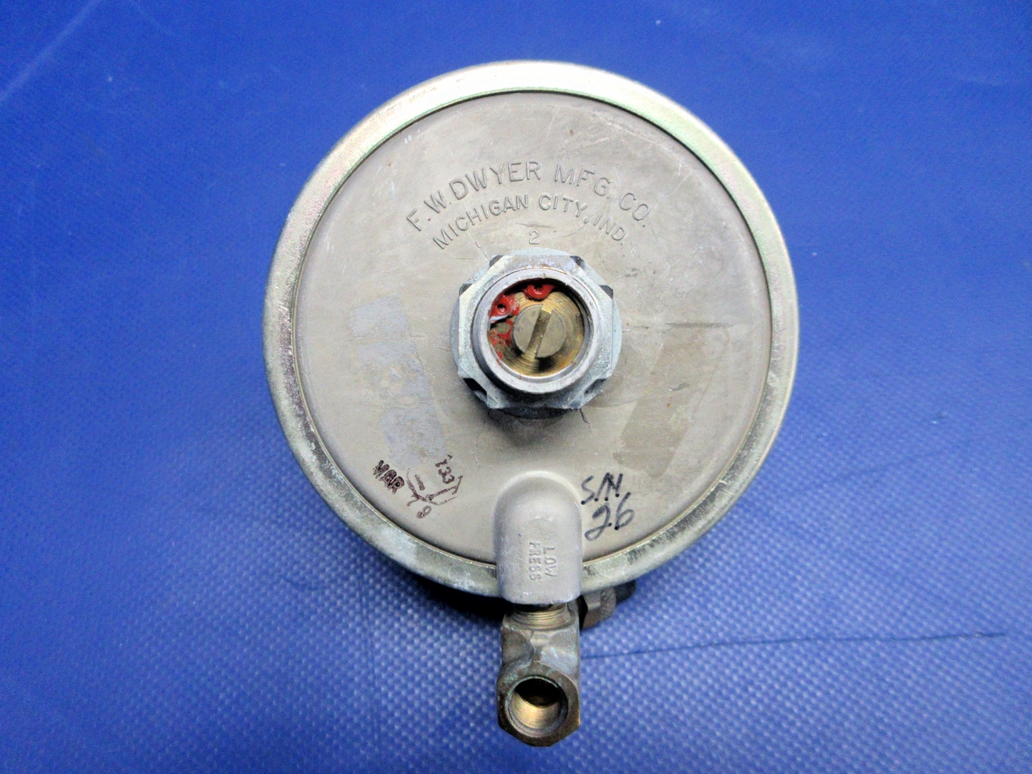 Beech 76 Duchess Dwyer Differential Pressure Switch (0626-716)1