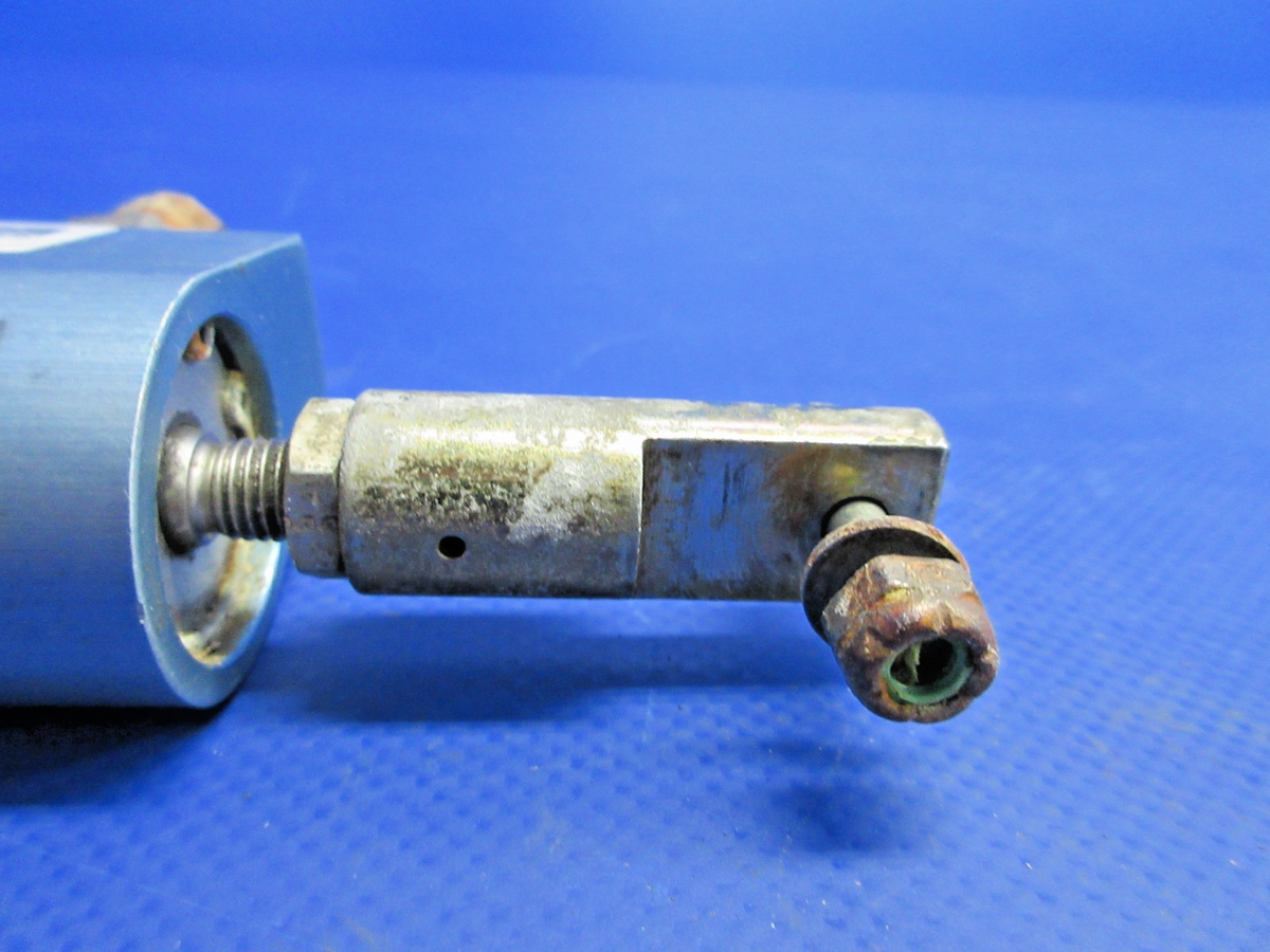 Air Tractor AT-301 Cleveland RH Master Bake Cylinder P/N 10-23F (0826-879)8