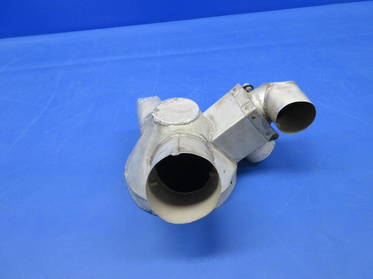 Piper PA-23-250 Aztec Heater Air Distribution Box Assy P/N 18814-20 (0624-867)