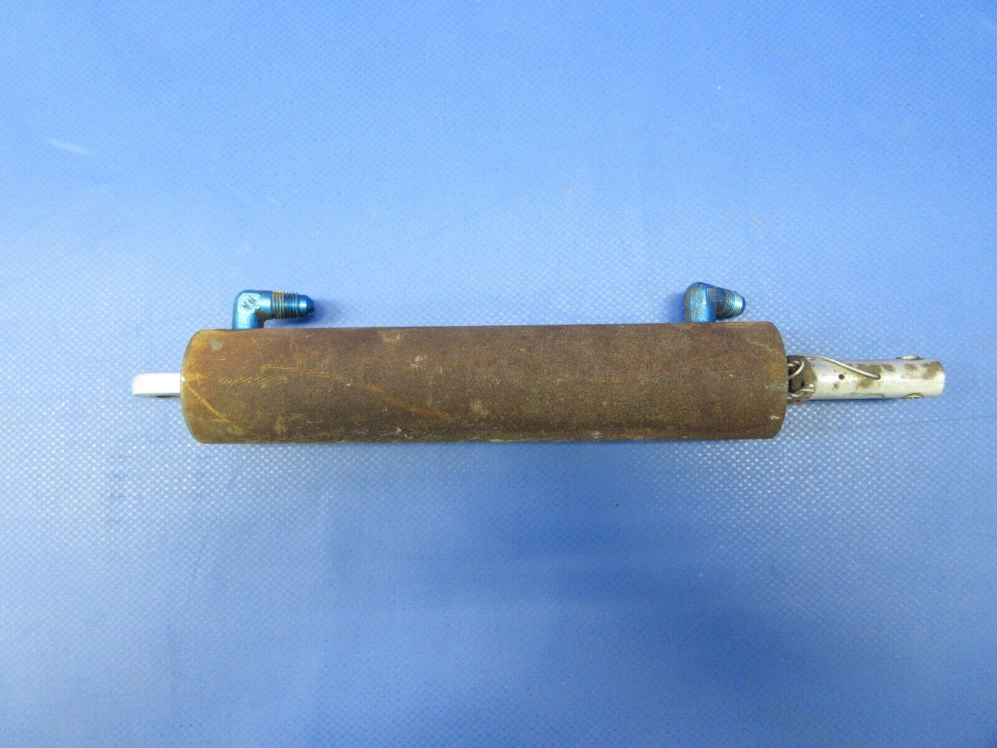 Bellanca 17-30A Viking Main Gear Hydraulic Cylinder Assy 195526-0 (0524-1254)