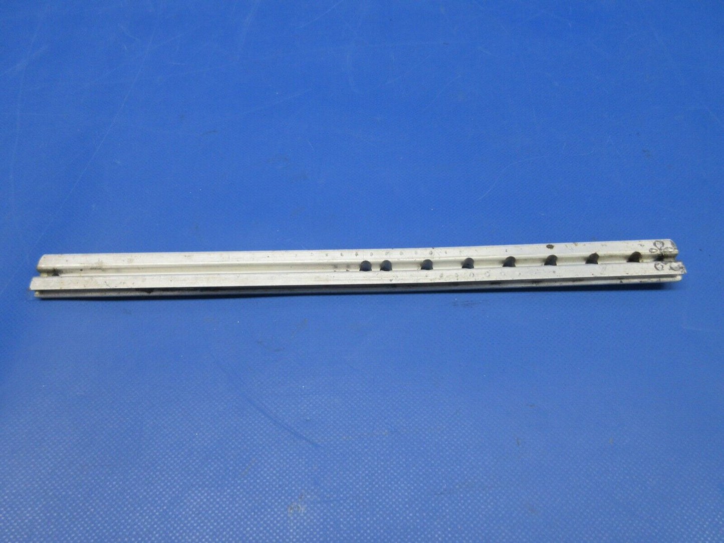 Piper PA-23-250 Aztec Seat Track OTBD P/N 17922-04 (0624-854)