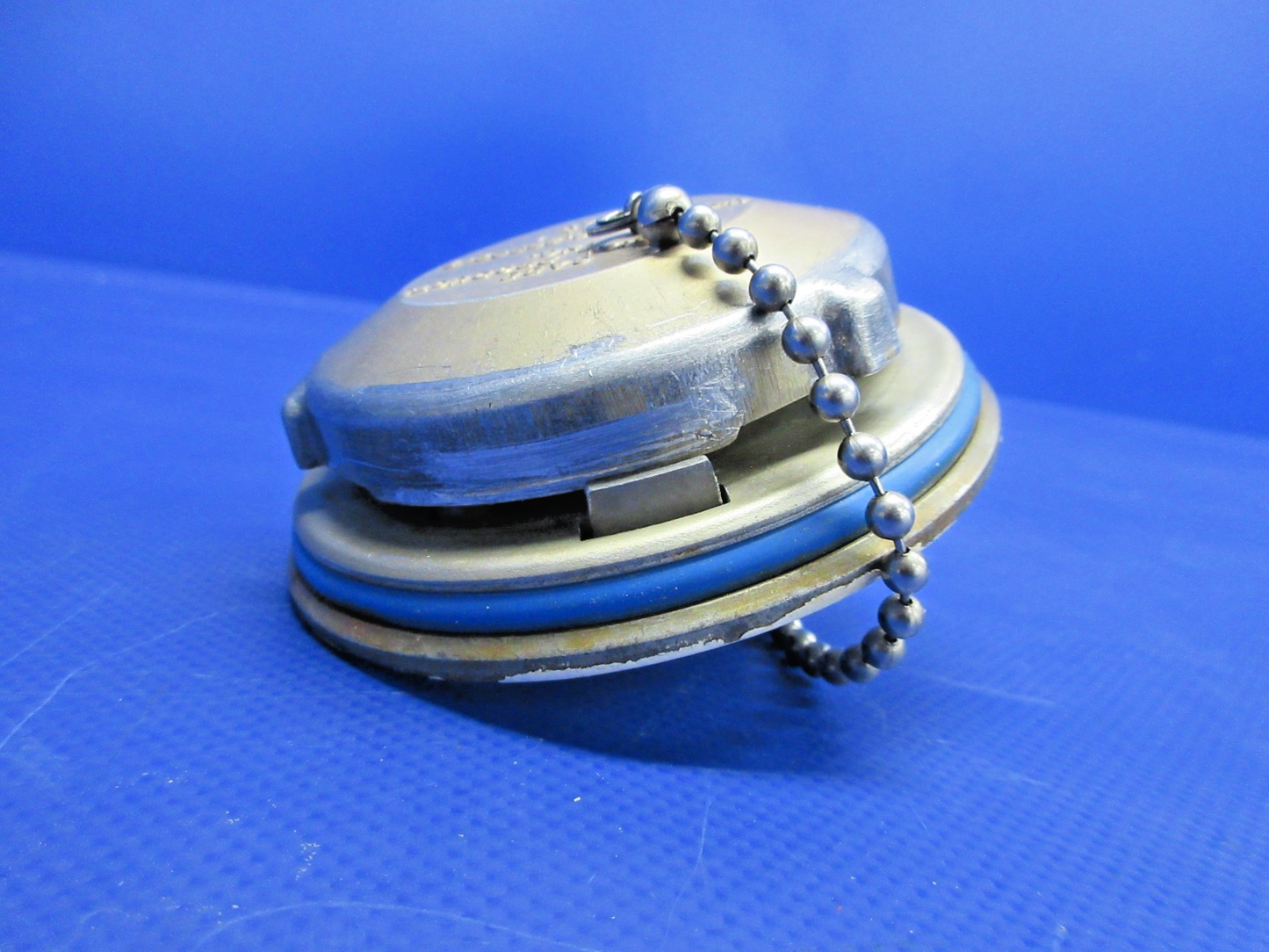 Beech 95 / D95A Travel Air Gabb Fuel Filler Cap P/N 37810-1 (0326-802)8