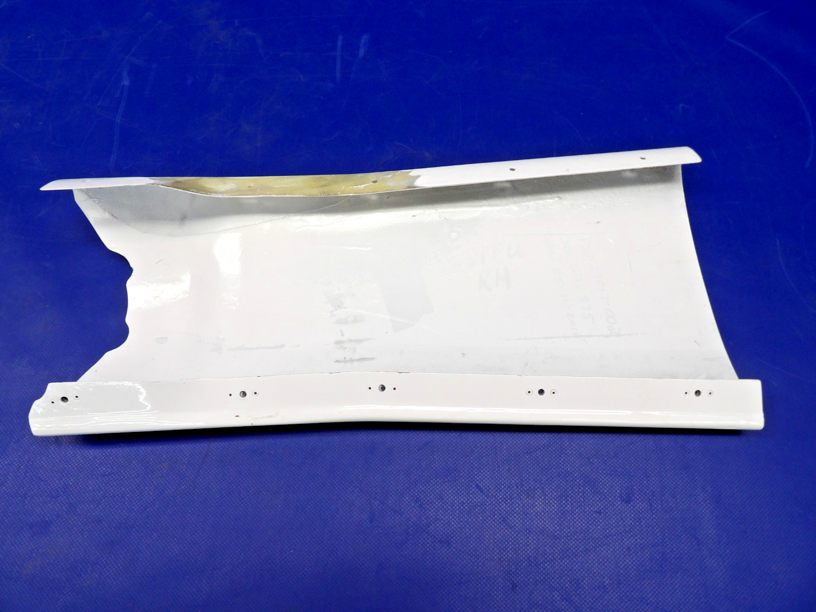 Cirrus RH Wheel Fairing Cover P/N 29017-002 (0326-1250)3