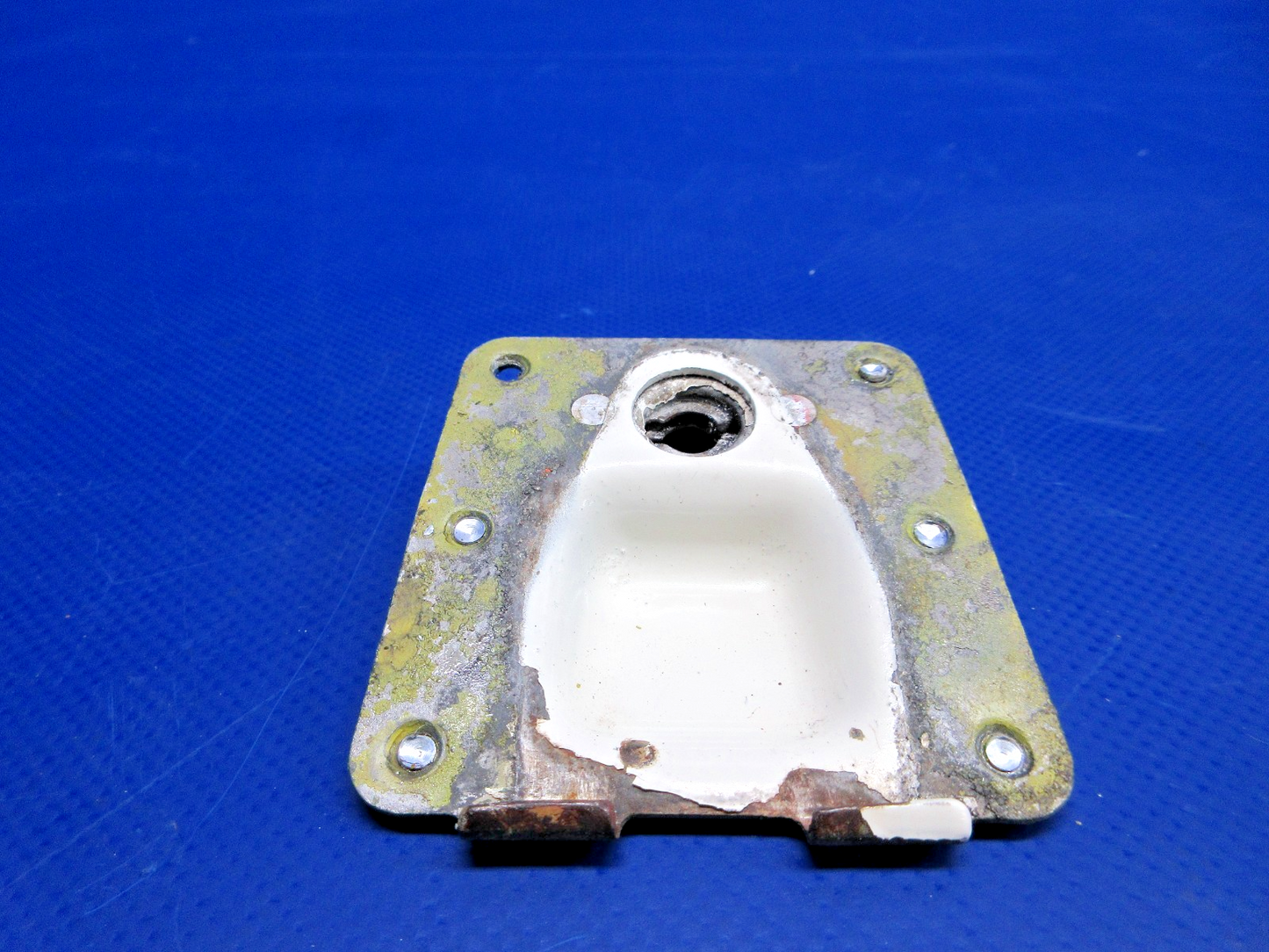 Beech D95A Travel Air Cowl Latch Plate (0326-801)11