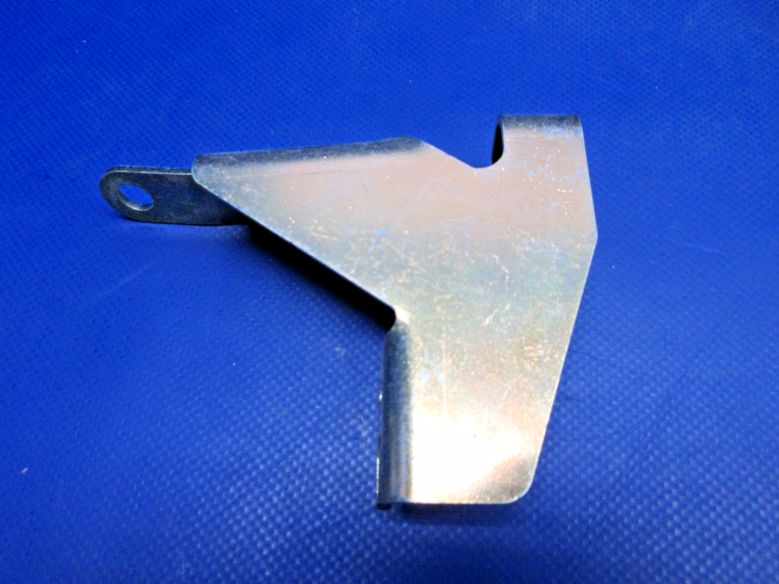 Continental Mixture Control Cable Support P/N 658018 NOS (0326-717)6