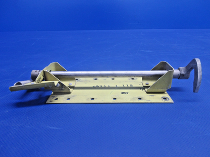 Rockwell Commander 112 LWR LH Cabin Door Latch P/N 43707-1 (0826-421)5