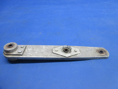 Bell 47J-2 Mast Control Stabilizer Bar Mixing Lever P/N 47-140-242-3 (1124-896)2