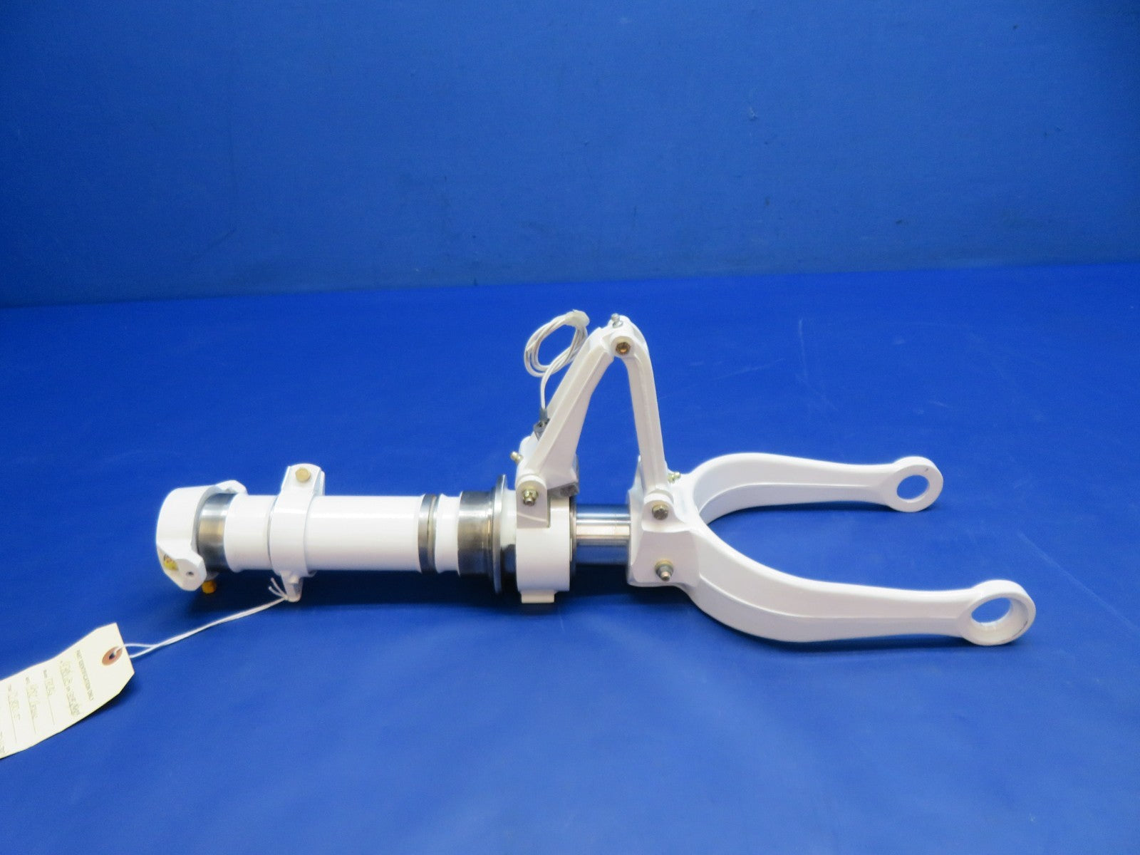 Cessna 172RG NG Shock Strut w/ Squat Switch P/N 2443006-201 REBUILT (0726-105)10