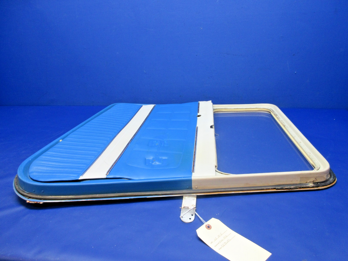 Cessna 172 / 172M LH Cabin Door P/N 0511803-1 w/ Hinges (0726-856)4