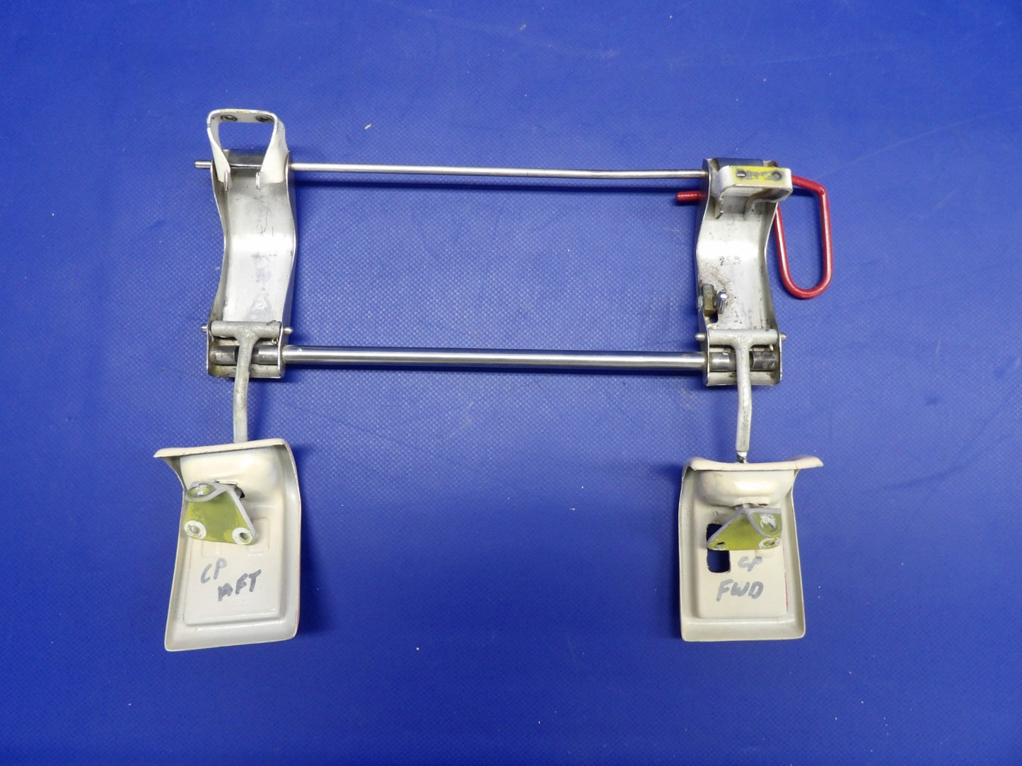 Beech D95A Travel Air RH Emergency Window Handle P/N 35-415312-4 (0226-512)9