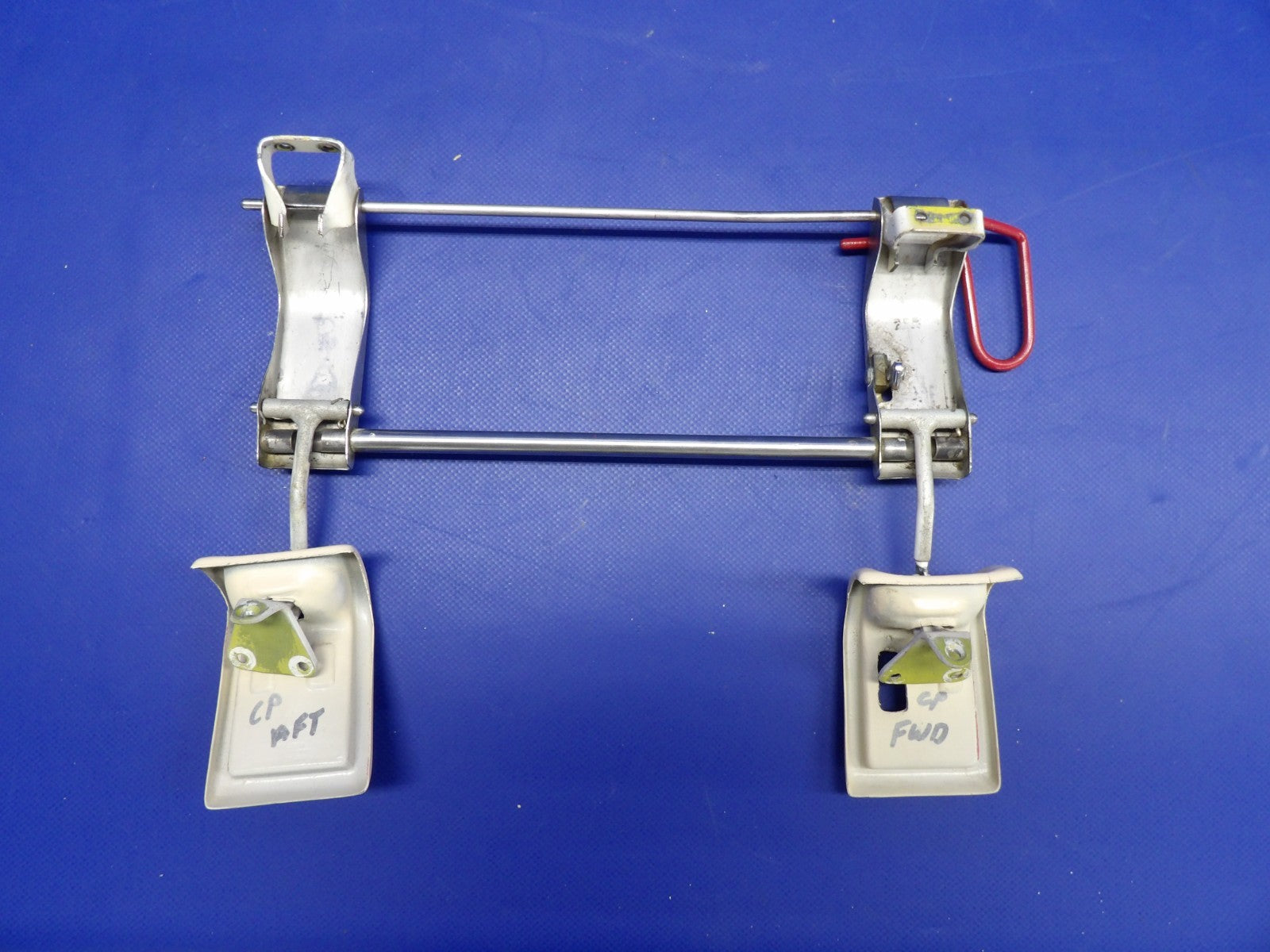 Beech D95A Travel Air RH Emergency Window Handle P/N 35-415312-4 (0226-512)9