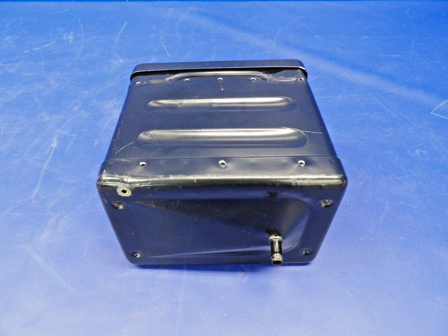 Cessna 172 / 172G Battery Box & Lid P/N 0513011-11 (0326-1269)5