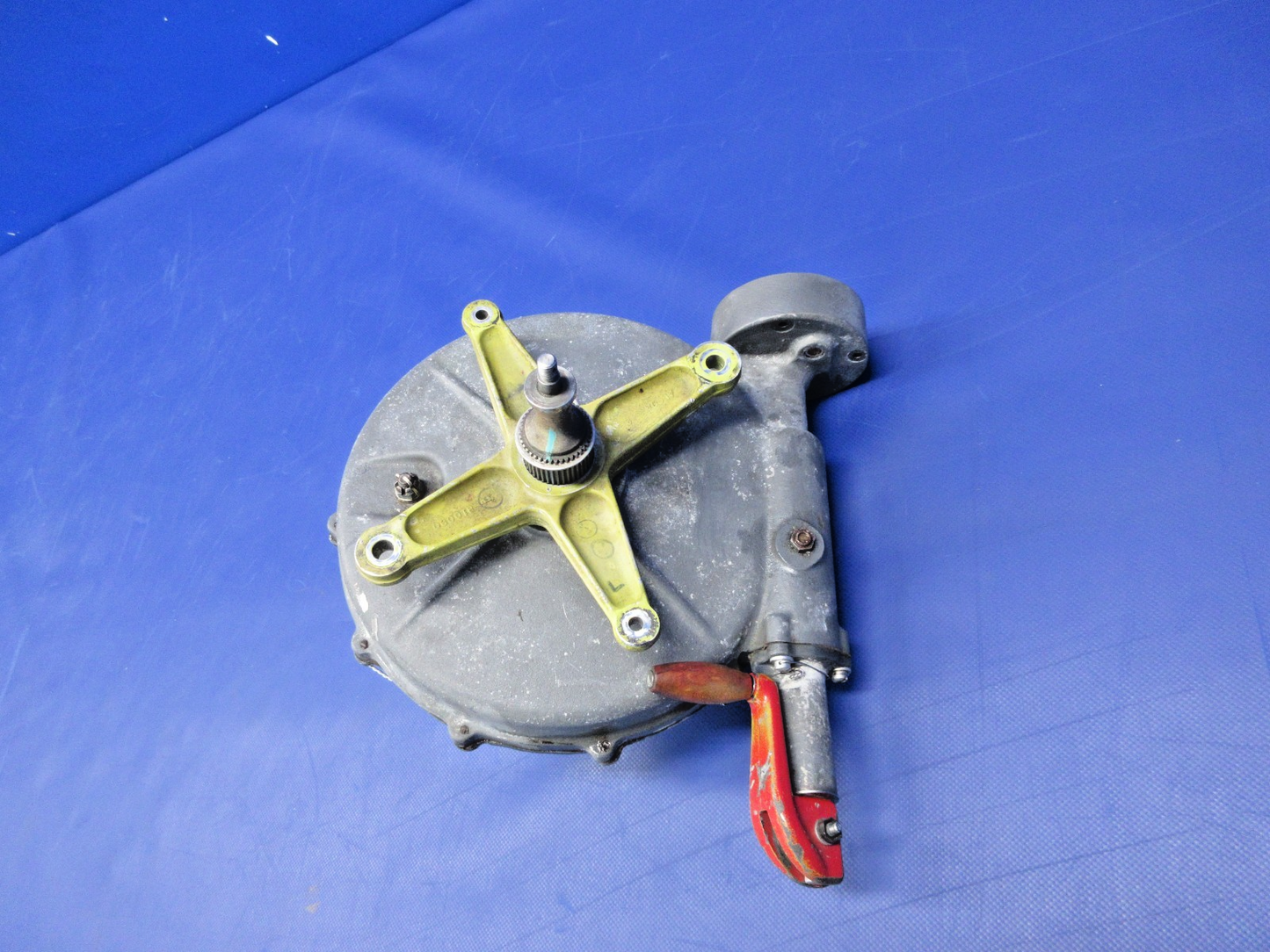 Beech 95 / D95A Travel Air Main Gear Retract Actuator P/N 95-810017-7 (0326-846)1