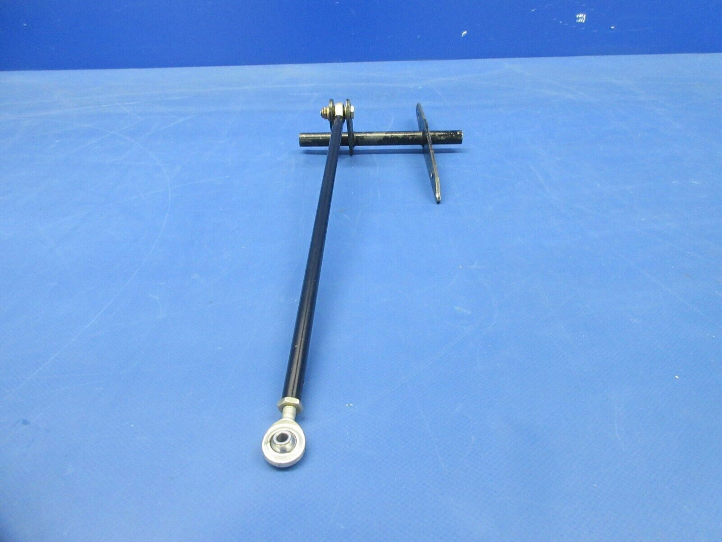 Piper PA-32RT-300T Lance II LH Aileron Bellcrank & Rod Assy 95680-00 (1024-725)