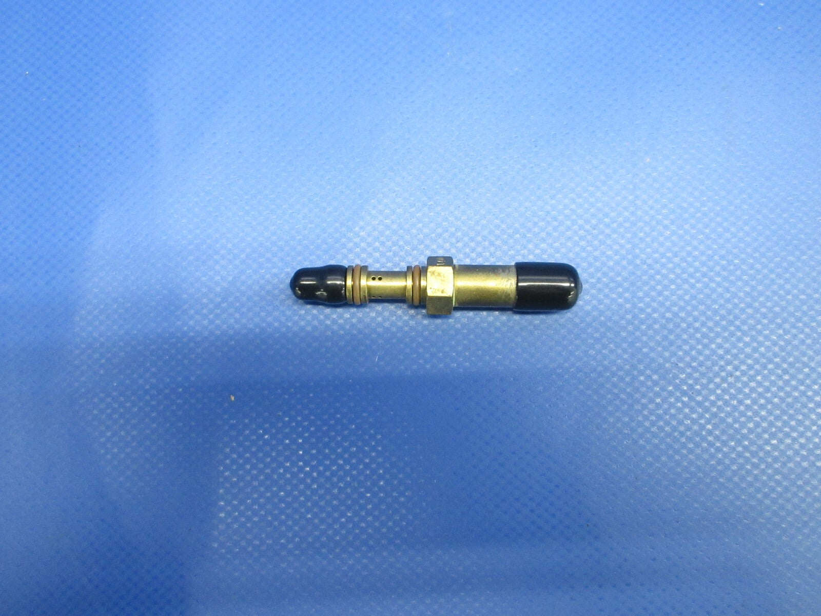 Continental 520 Fuel Injector Nozzles P/N GT14D LOT OF 6 (0124-1256)2