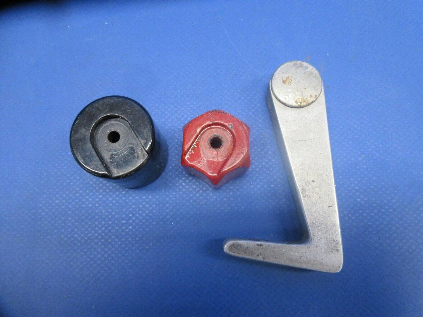 Beech C23 Sundowner Engine Quadrant Controls P/N 169-940017-5 (0724-938)