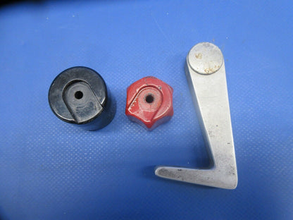 Beech C23 Sundowner Engine Quadrant Controls P/N 169-940017-5 (0724-938)
