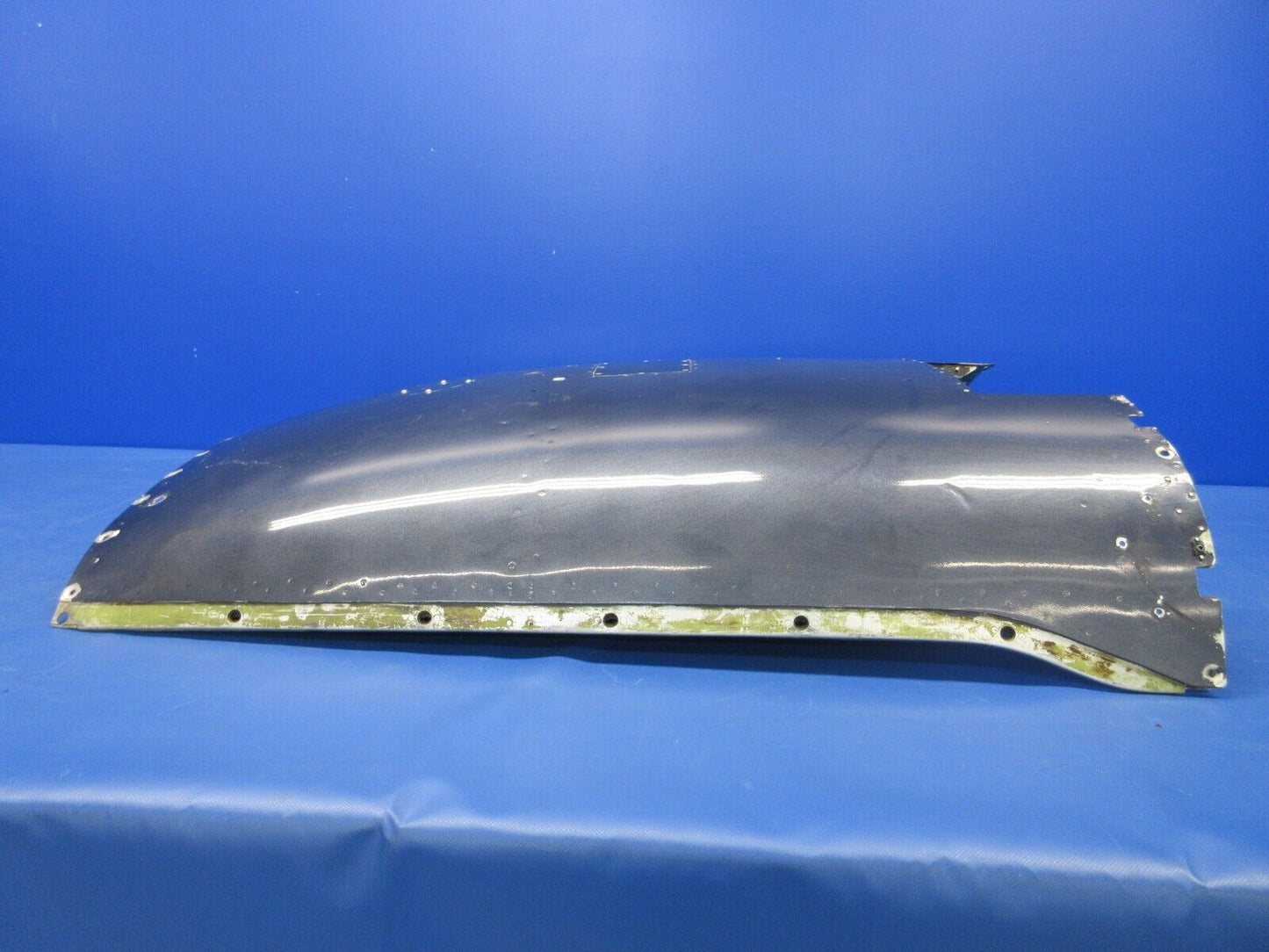 Piper PA-34-200T Seneca II Bottom Cowl Assy P/N 37207-104 (0524-1951)