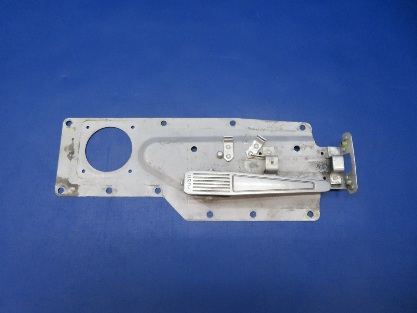 Cessna 182 / 182H Cabin Door LH Latch P/N 0711061-6 (0226-215)15