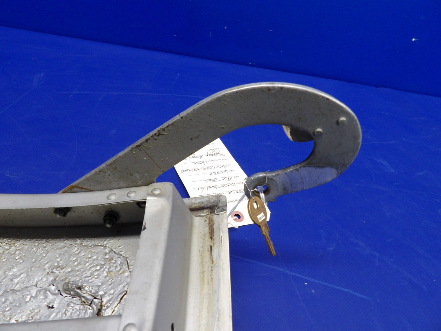 Cessna 310 / 310I Nose Baggage Access Door w/ Key P/N 95-410029-37 (0326-2012)13