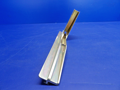 Cirrus SR20 / SR22 Crew Seat Track P/N 12490-010 NOS (0426-1370)9