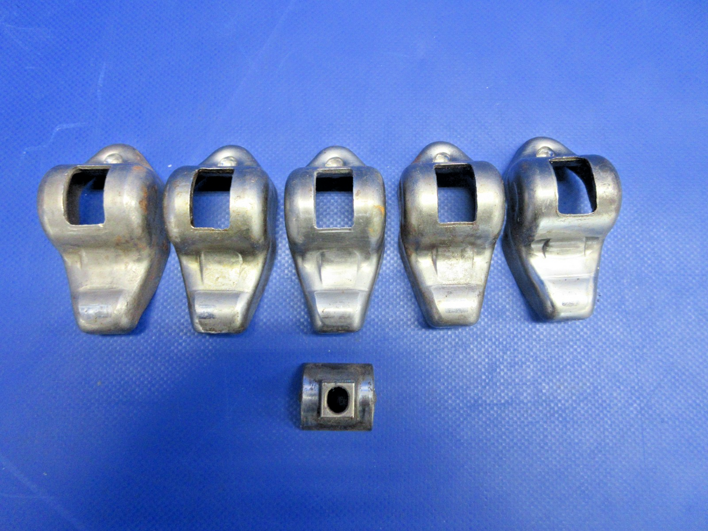 Lycoming O-320-H Rocker Arm P/N LW-15014 LOT OF 5 (0626-748)1