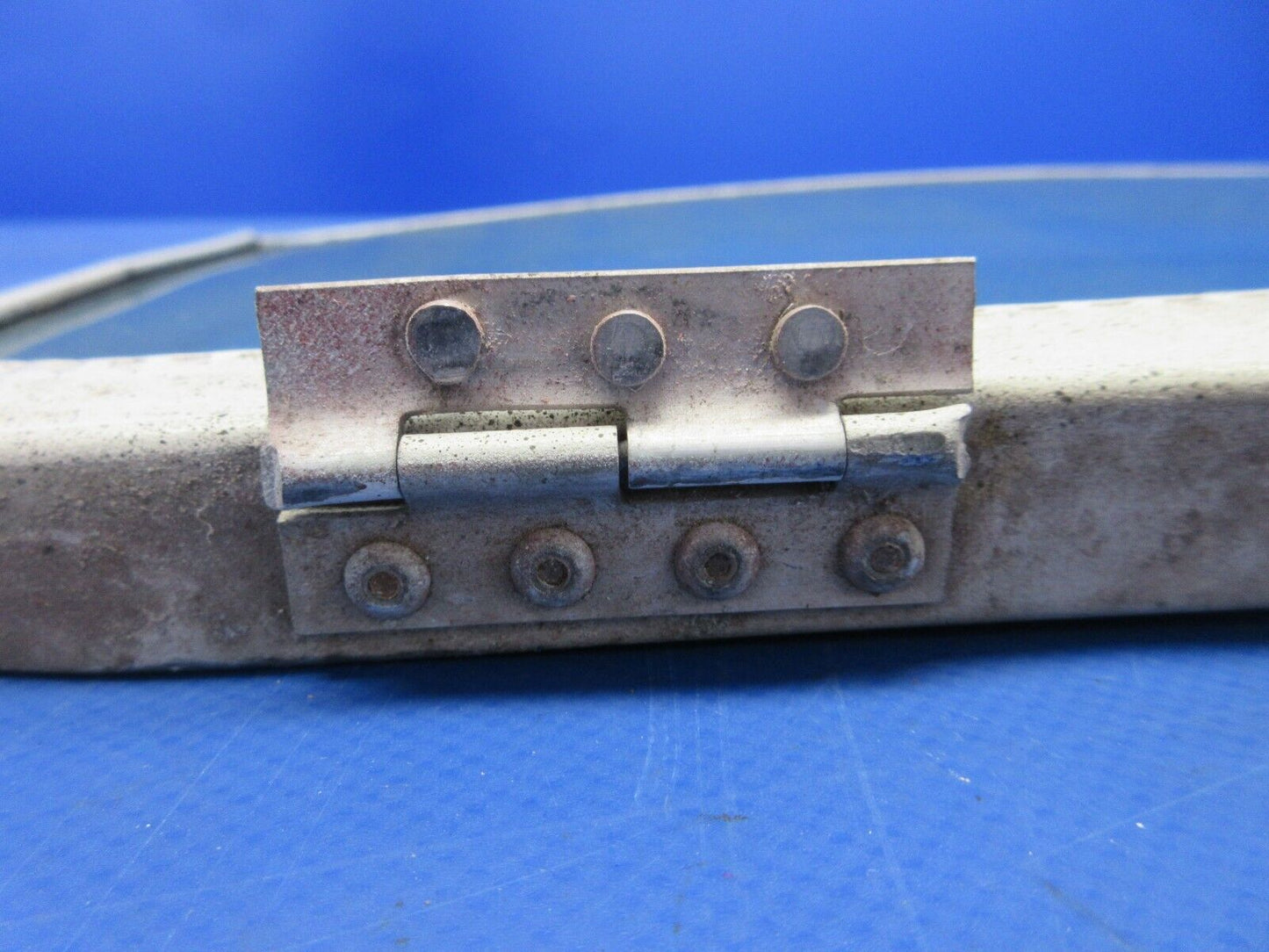 Cessna 150 / 150L Cabin Door Window RH P/N 0417008-200 (1024-2147)