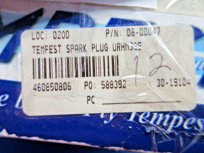 Tempest Spark Plug P/N URHM38E LOT OF 8 NOS (0926-795)7