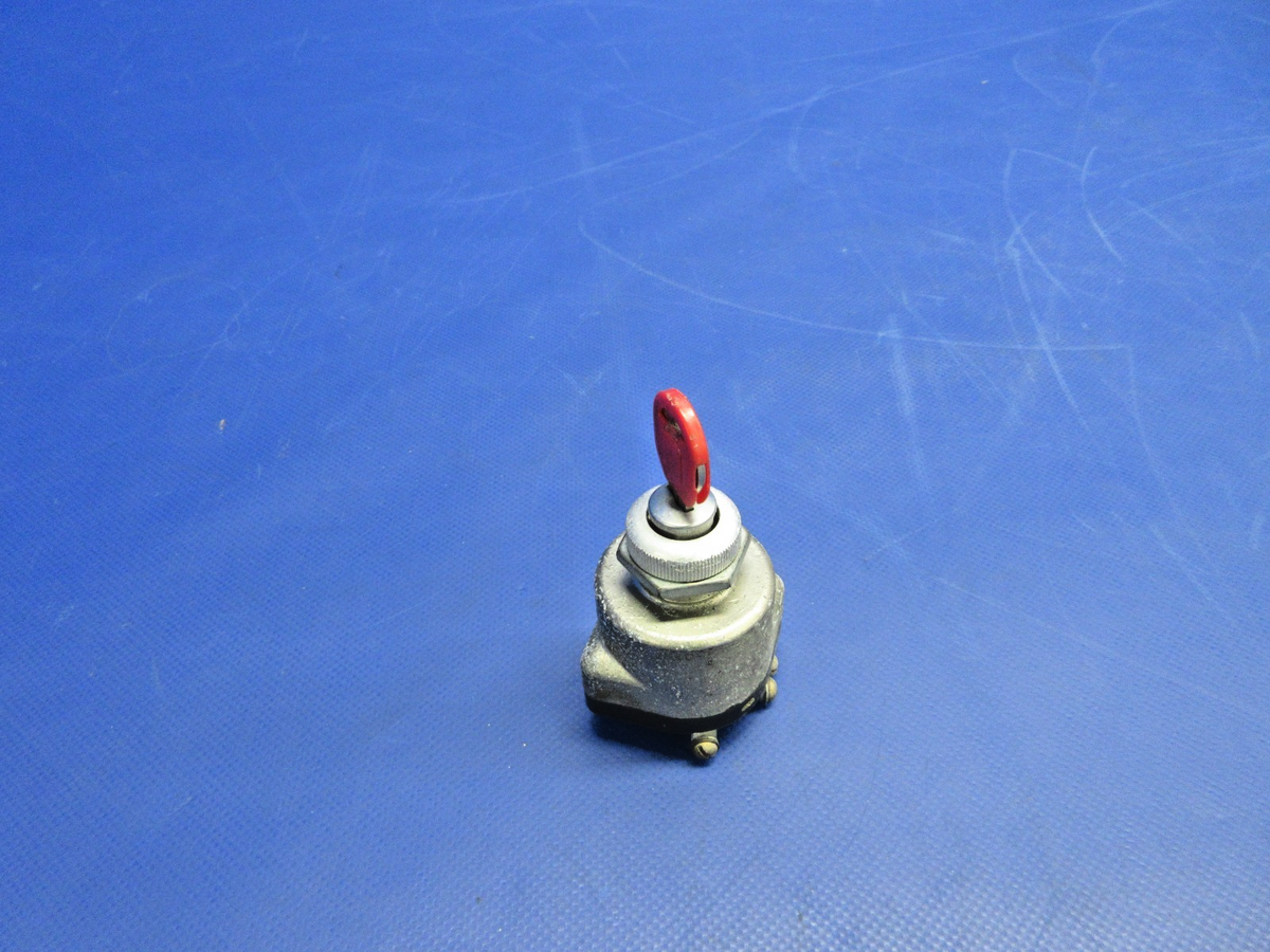 Rockwell Commander 112 Bendix Ignition Switch w/Key P/N 10-357210-1 (0926-845)1