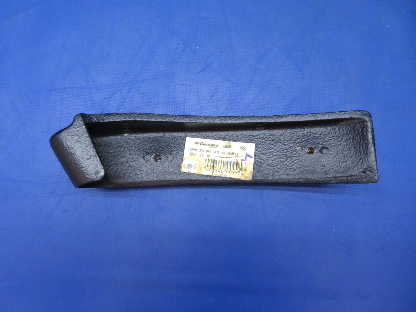 Diamond DA-42 RH Glareshield End Cap P/N DA4-2510-48-00 (0623-489)