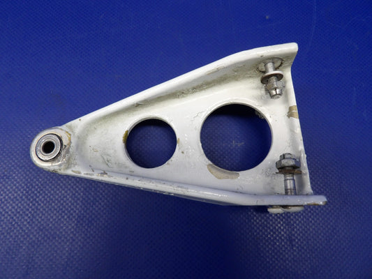 Piper PA-31T1 Cheyenne INBD Elevator Hinge P/N 45242-00 (0626-1369)0