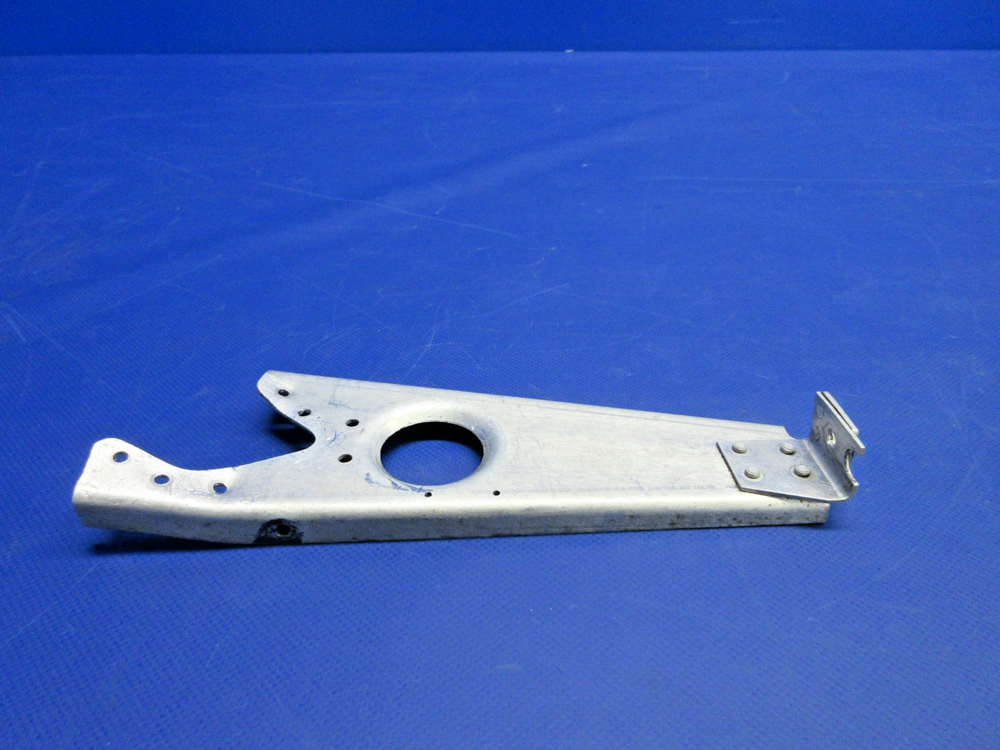 Beech D95A Travel Air RH Engine Controls Bracket P/N 95-940000-47 (0326-917)6