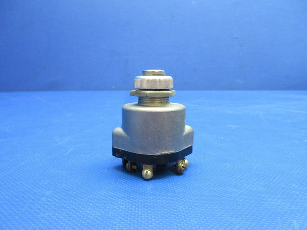 Beech C23 Sundowner Continental Magneto Switch NO KEY 10-357200-1 (0724-1938)