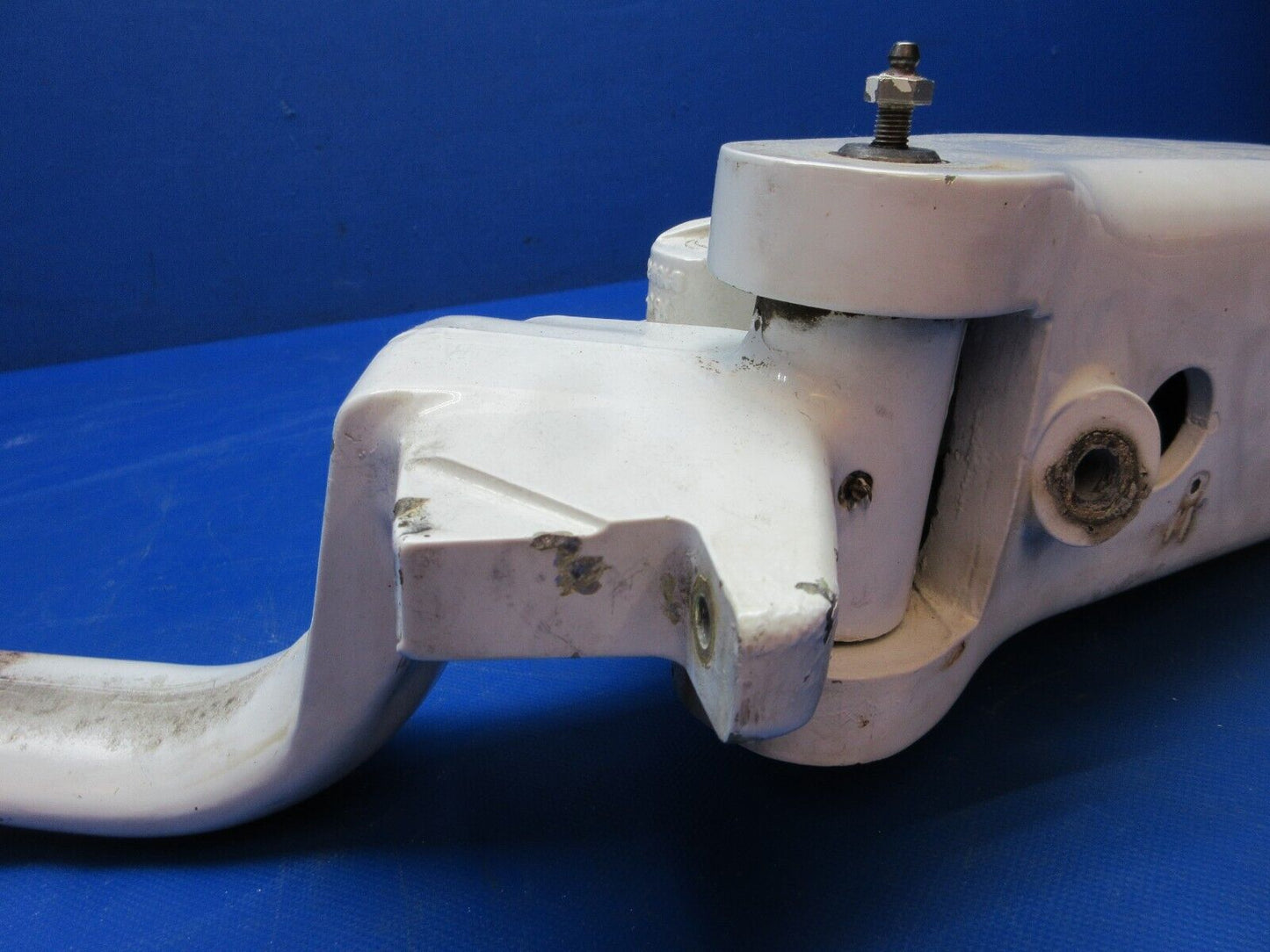 Beech C24R Sierra Main Landing Gear Assy LH P/N 169-810001-21 (0724-1255)