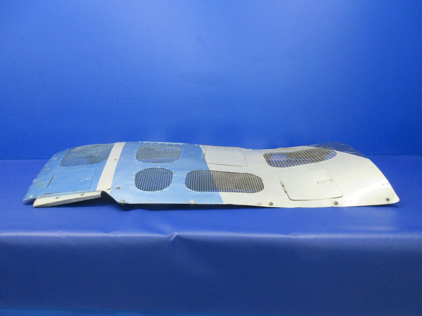 Bell 47J-2 Helicopter Fuselage Cowl RH P/N 47-340-207-231 (1124-1417)