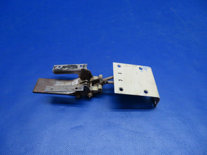 Piper Cherokee PA-28 Cabin Door Latch Assy P/N 79530-02 (0724-1851)