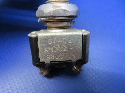 Cessna 421 Toggle Switch Cutler-Hammer AN3021-1, MS35058-21 LOT OF 3 (0326-232)9