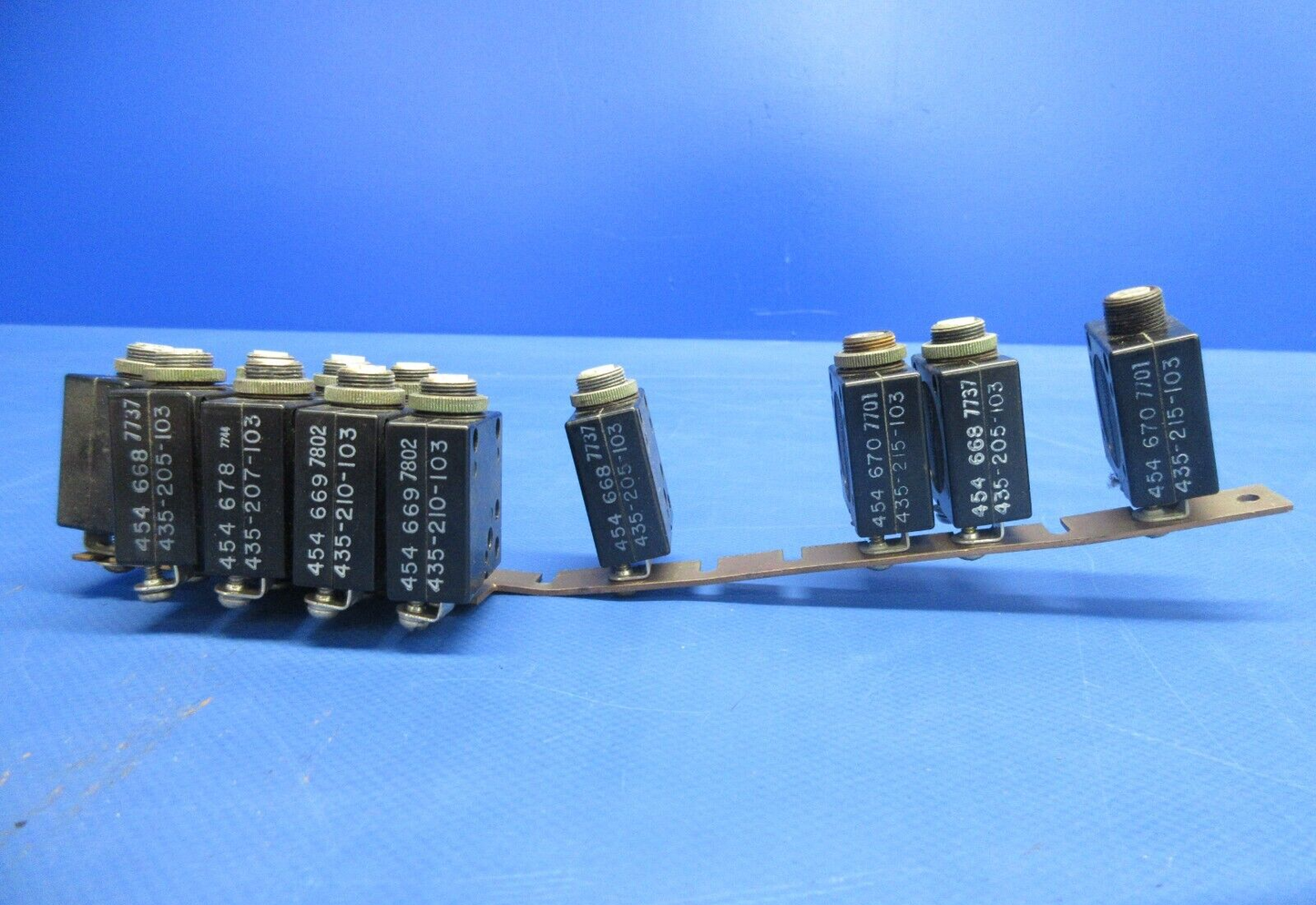 Piper PA-28-161 Warrior Circuit Breaker Set P/N 435-205-103 (0824-1020)