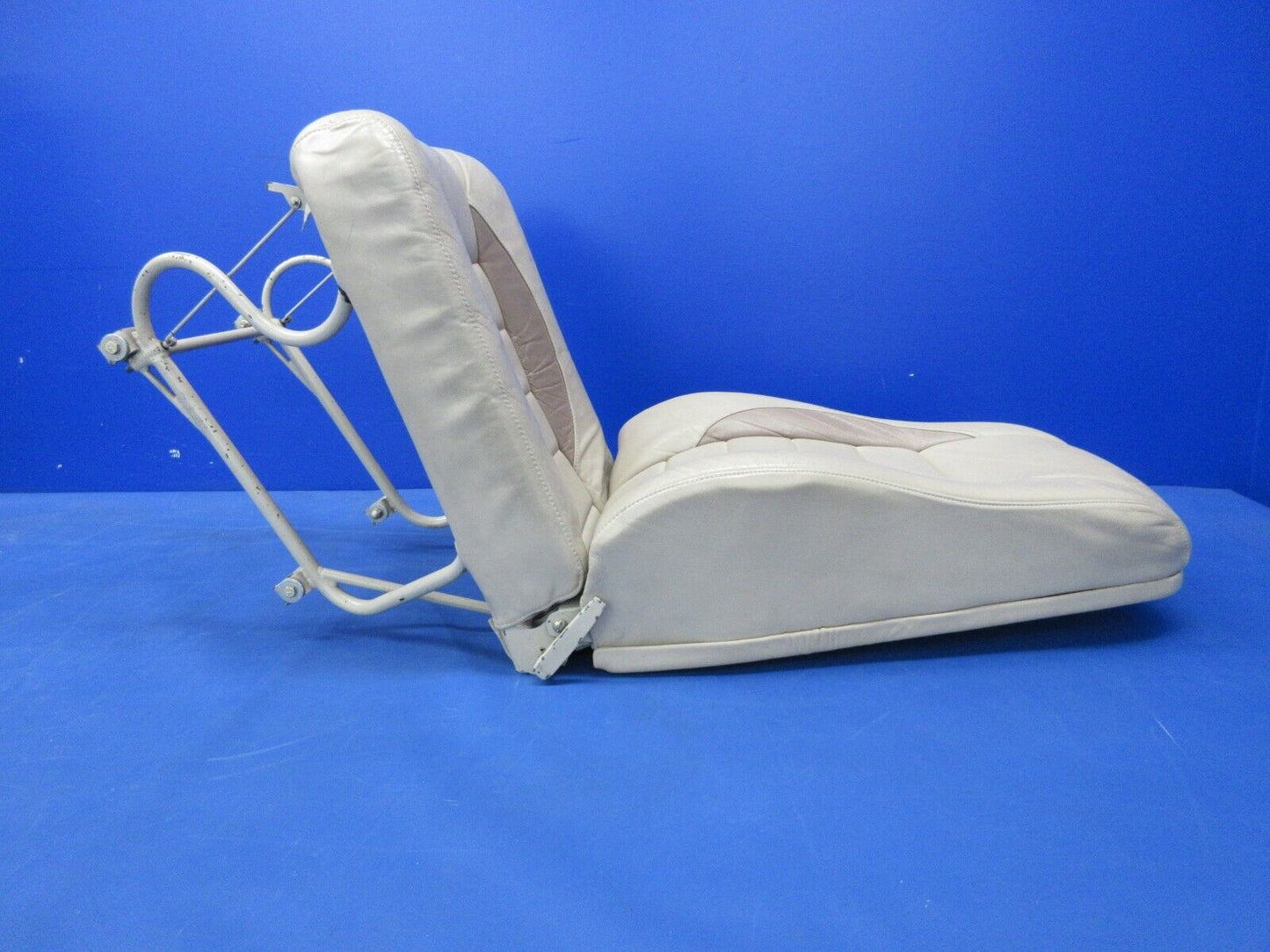 Piper PA-32RT-300T Lance II Front Co-Pilot Seat Assy P/N 79337-20 (0924-1422)