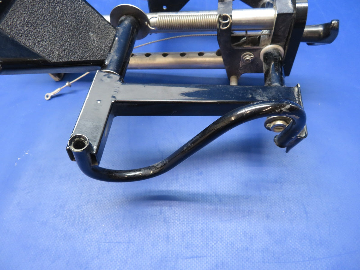 Diamond DA-40 RH Rudder Pedals P/N 22-2724-00-00 (0826-1224A)12