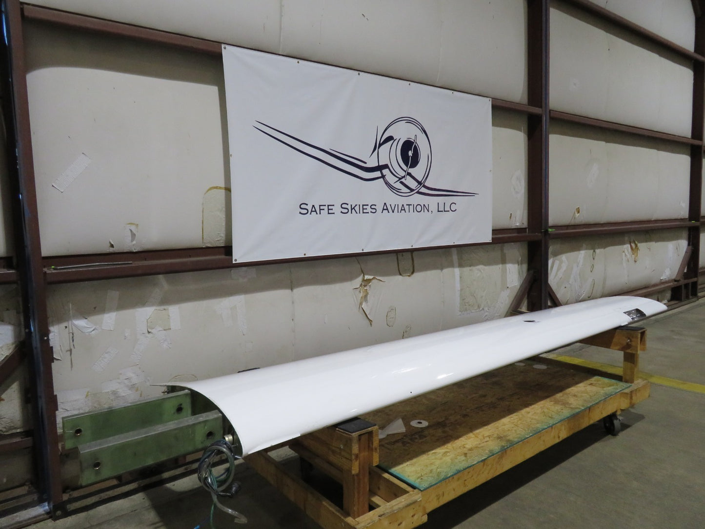 2001 Diamond DA-40-180 Left Hand Wing S/N 40.044 (0326-97)9