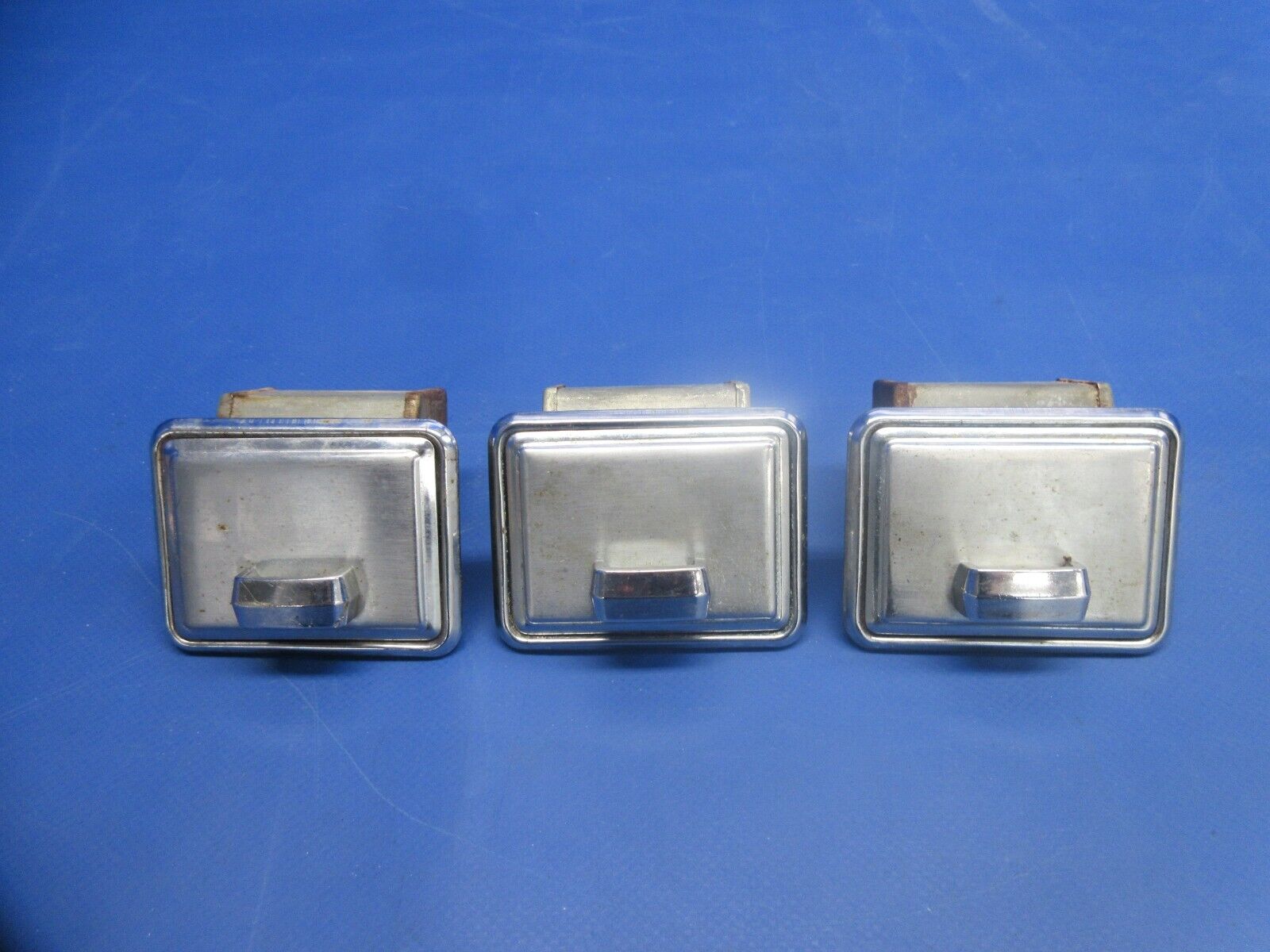 Beech C23 Sundowner Ash Tray LOT OF 3 (0724-942)