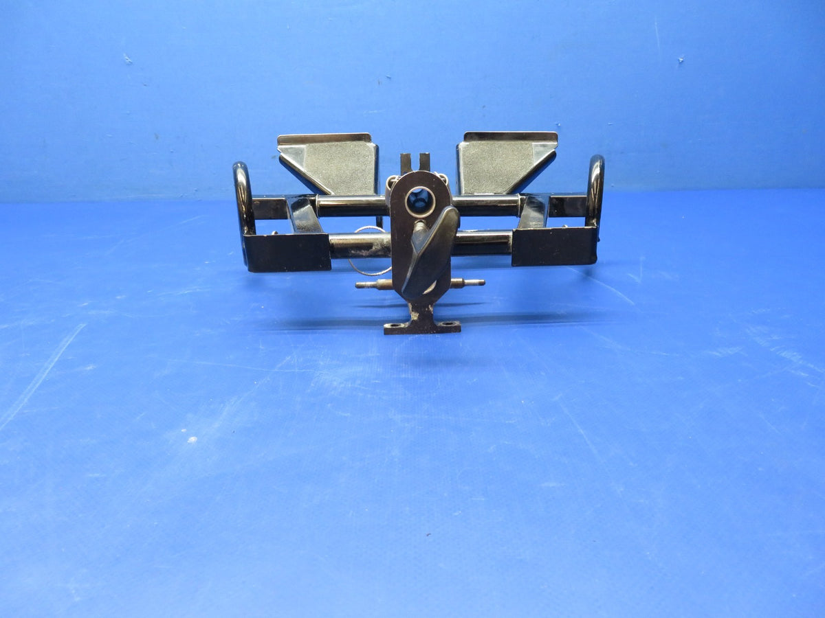 Diamond DA-40 LH Rudder Pedals P/N 22-2723-00-00 (0826-1224)3