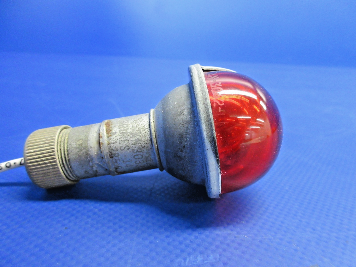 Mooney M20E RH & LH Wing Position Lights 14V P/N AN3033-9 (0826-884)14
