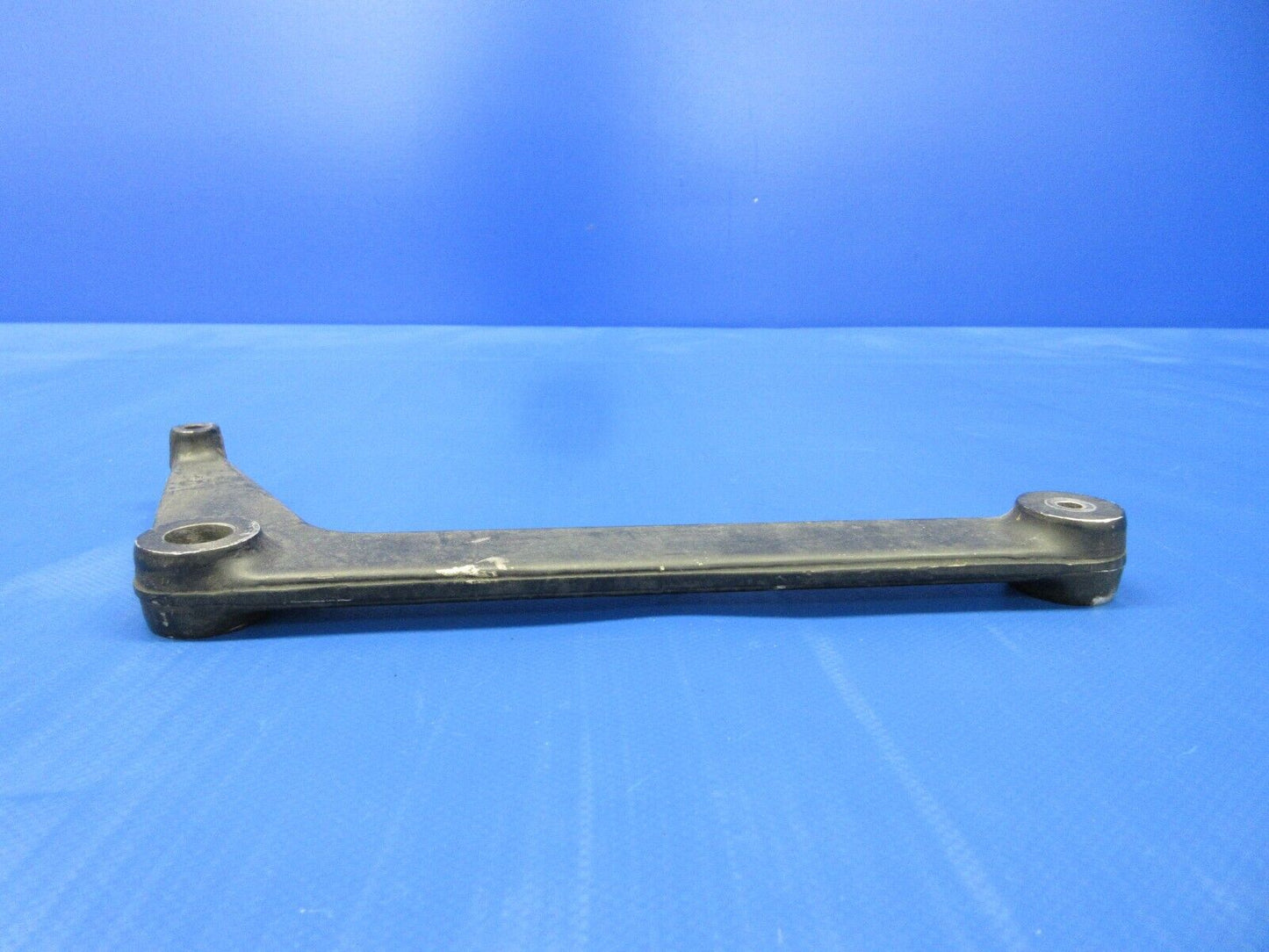 Cessna 210 / 210N Seat Pivot Bracket P/N 0514060-5 (0424-613)