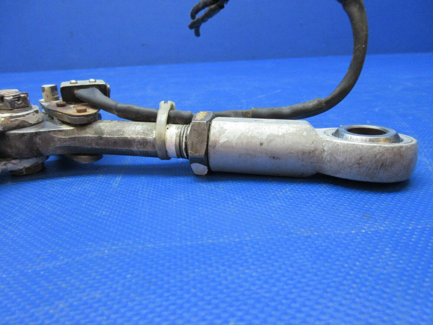 Piper PA-34-200T Seneca II RH MG Truss Assy w/ Switch P/N 78721-03 (0924-1374)