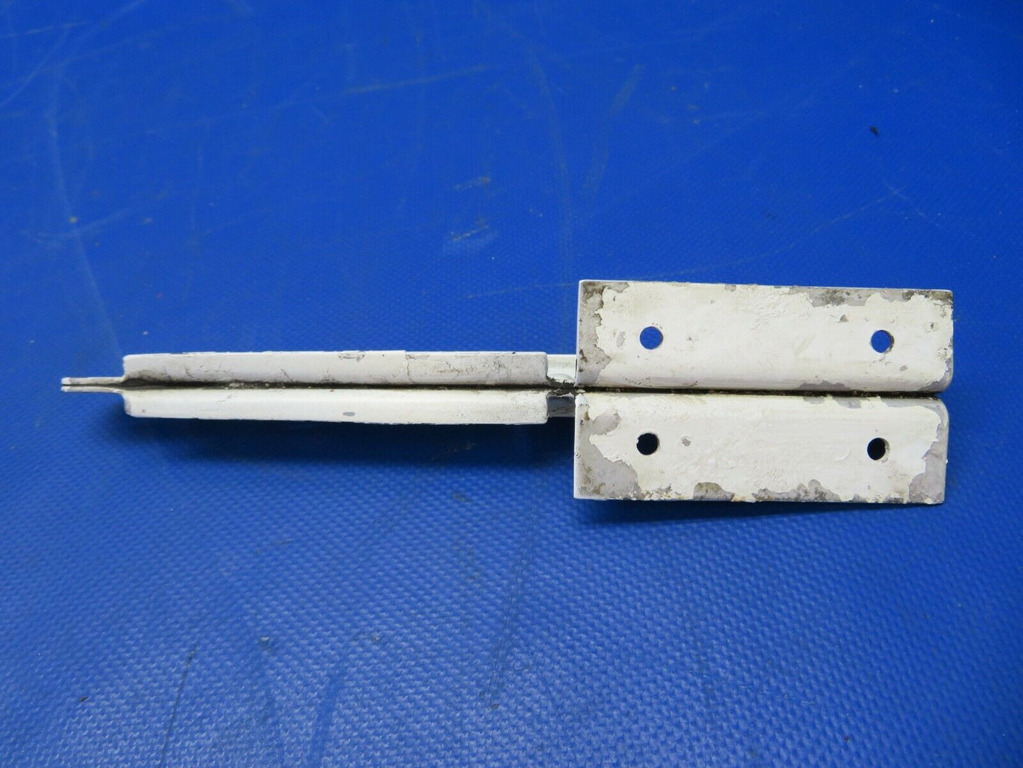 Beech B19 Musketeer Stabilator Tab Horn Assy P/N 169-620010-1 (0821-824)